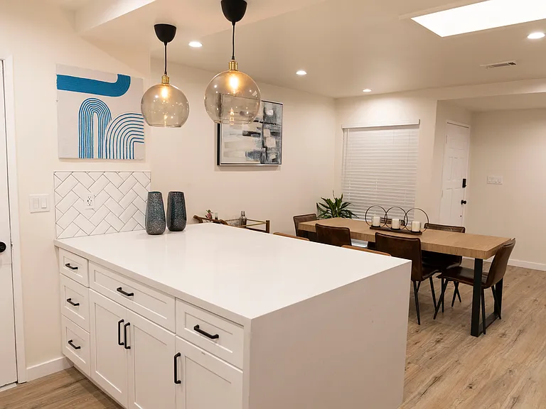 1101 Atascadero St — Photo 2