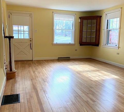 4th image of 57 E Cottage Ave