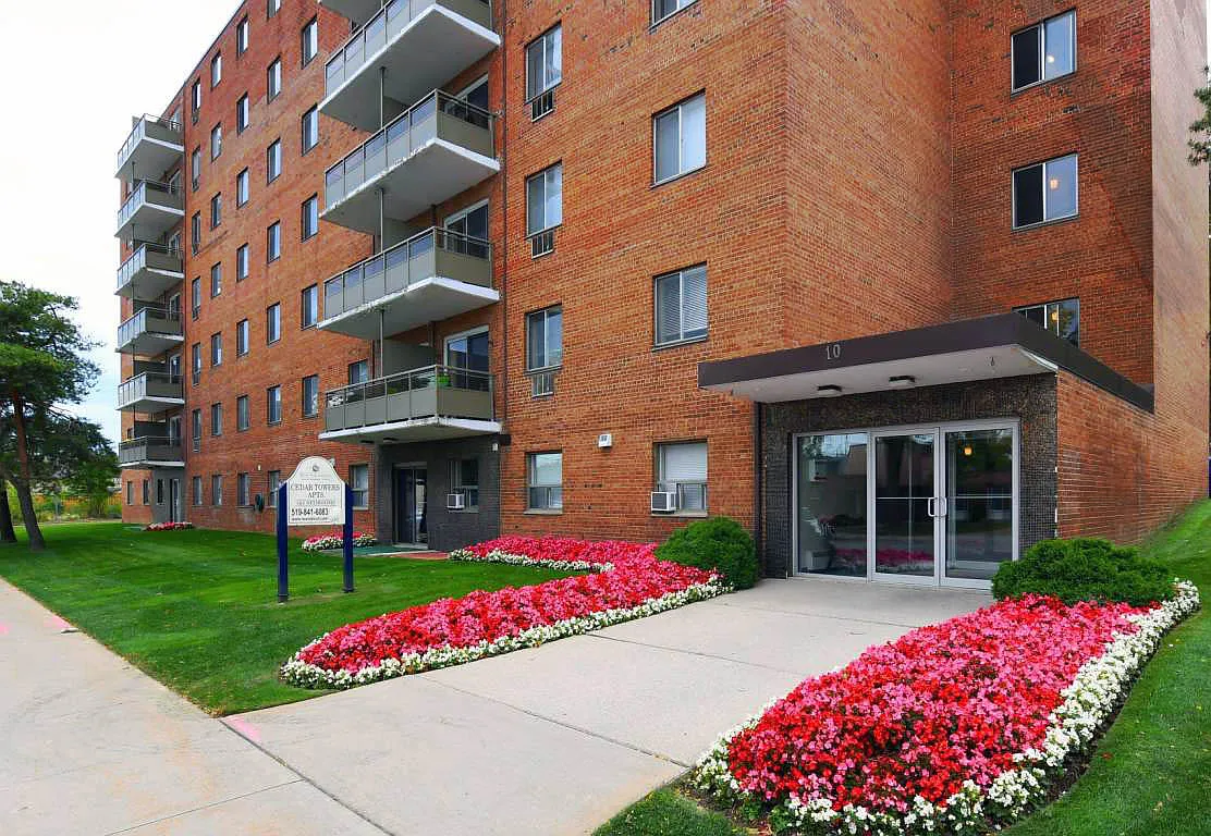 Cedar Towers Apartments - Choose your rent level - Call for Details - All utilities — Photo 1