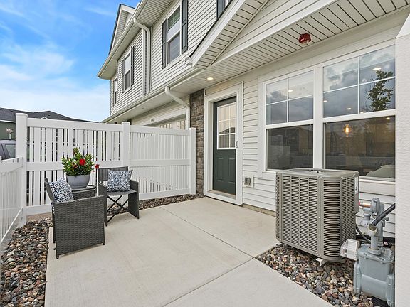 3rd image of 14909 Archdale Ln