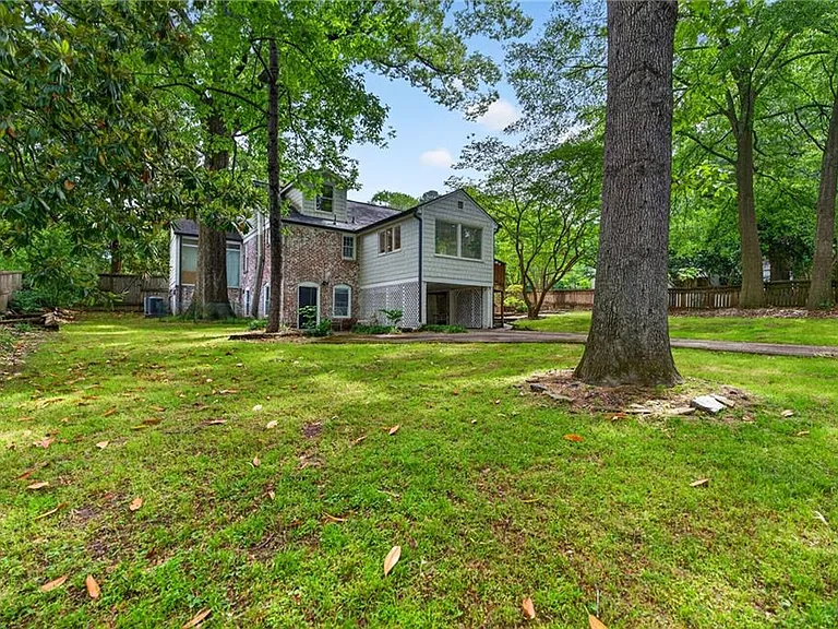 392 Collier Rd NW — Photo 49