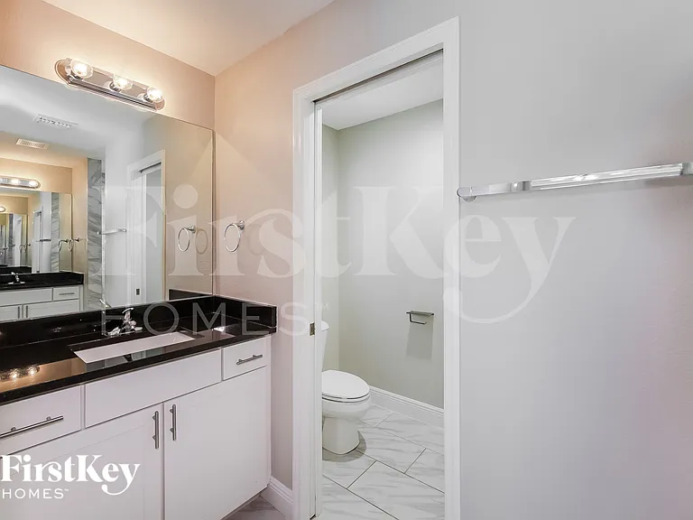 2718 26th St W — Photo 11