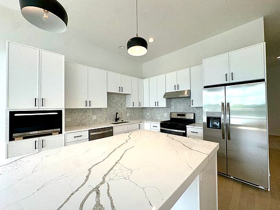 2nd image of 2917 N Elston Ave Floor 3
