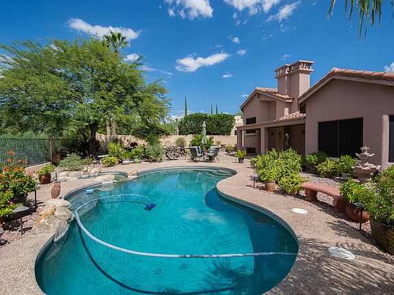 3rd image of 10841 N La Quinta Dr