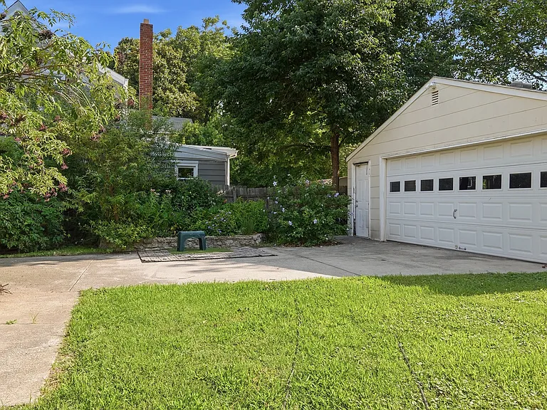 920 Oaklawn Ave — Photo 26