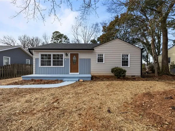 915 Turrentine St, Burlington, NC 27215