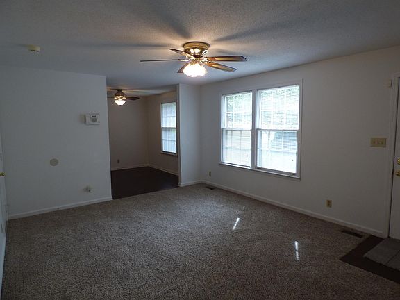 3rd image of 319 Southern Dr