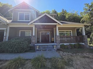 17045 35th Ave NE, Lake Forest Park, WA 98155