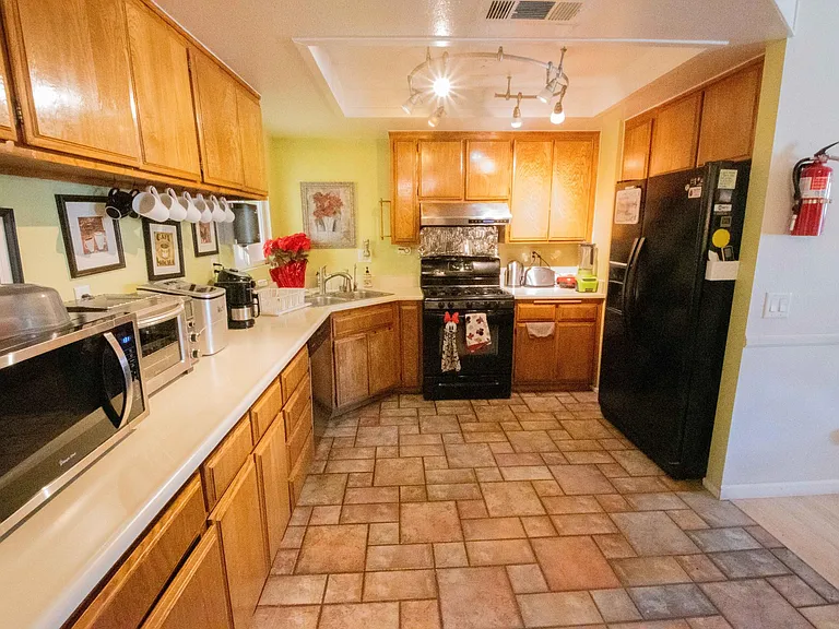 1006 Athena Ct — Photo 6