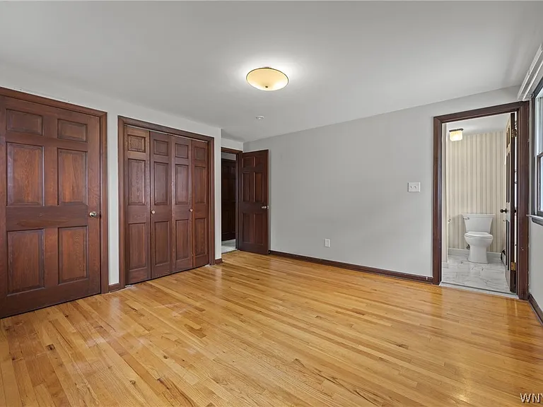 80 Capen Blvd — Photo 14