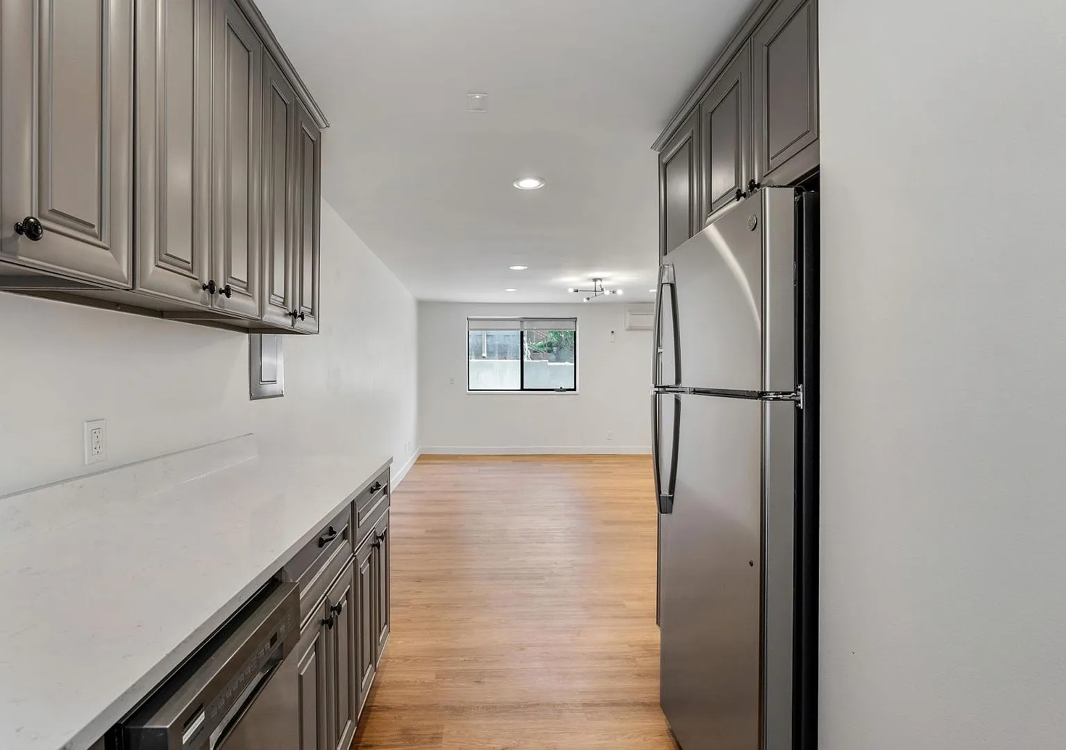 1016 E 900 S - Unit 9 — Photo 4