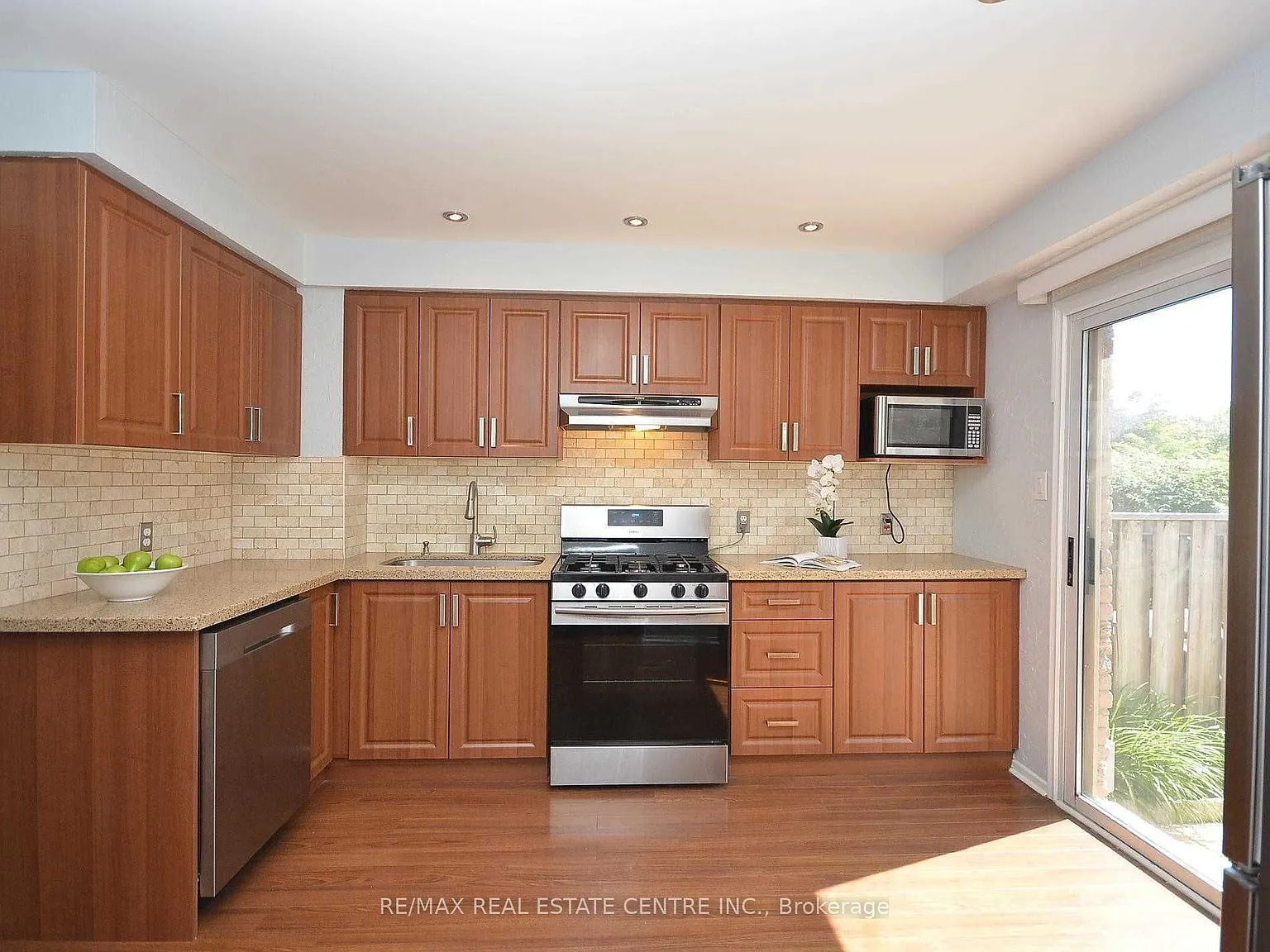 3 bed, $3,100 — Photo 1