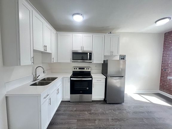 4th image of 301 S Kenmore Ave APT 216
