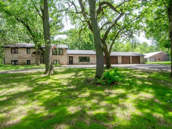 20361 Arrowhead St NW, Oak Grove, MN 55011