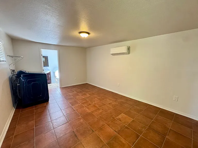216 Carlisle Blvd NE — Photo 14