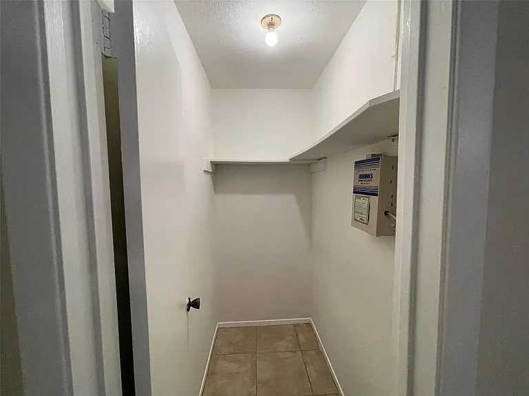 4079 Young St — Photo 16