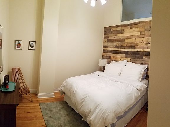 5th image of 1552 N Milwaukee Ave APT 2C
