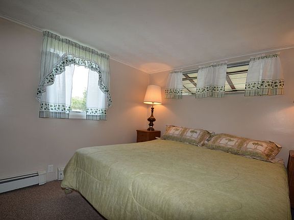 5th image of 515 Windy Point Ln