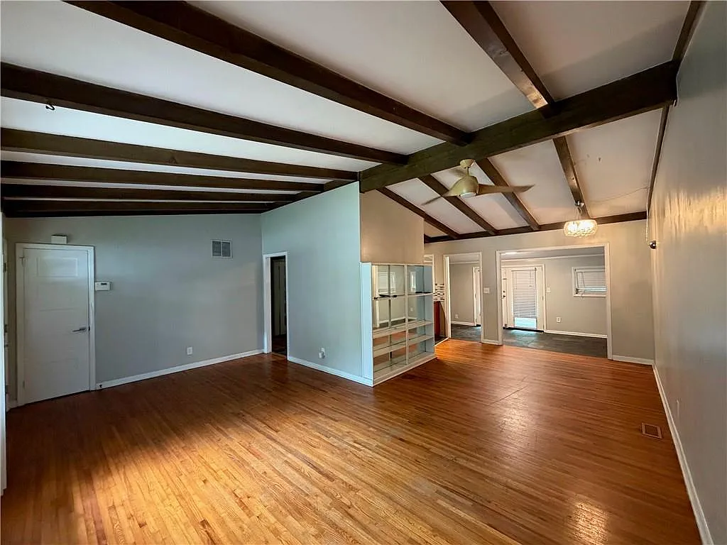 2 bed, 1.0 bath, 1168 sqft, $1,450 — Photo 3