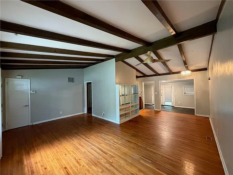 1847 Dorsey Ave — Photo 3