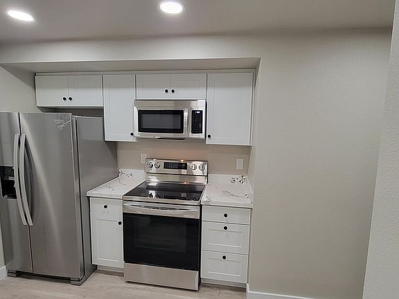 4th image of 14510 NE 31st St APT H205