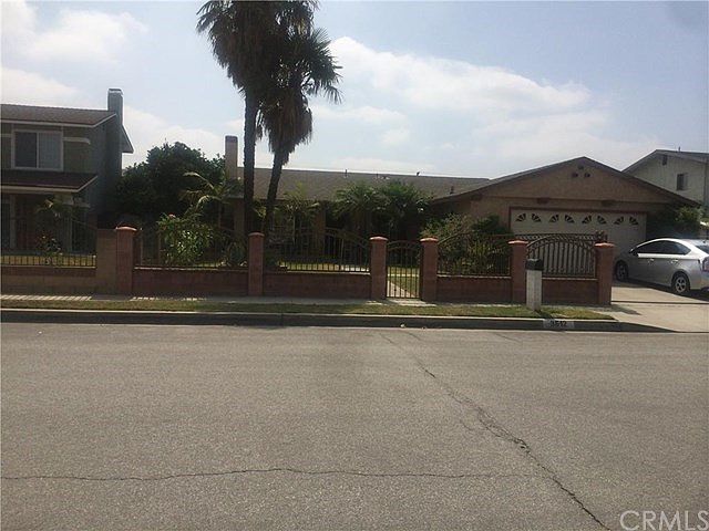 1st image of 3512 Loma Ln