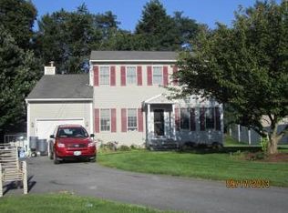 55 Valley View Dr, Cranston, RI 02921