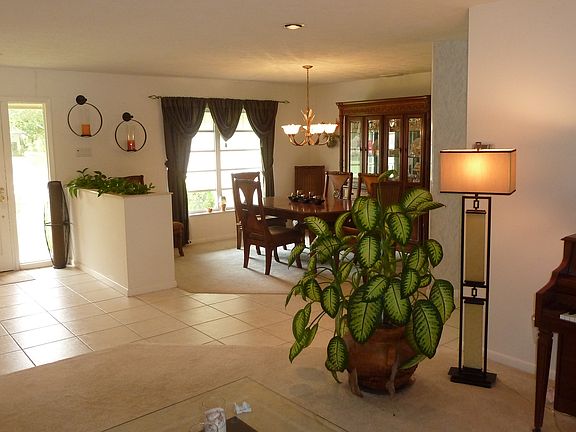 3rd image of 2531 NE Pinecrest Lakes Blvd
