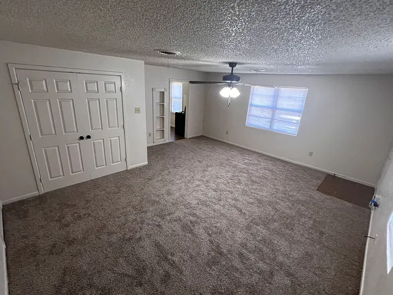 233 Westridge Dr — Photo 2