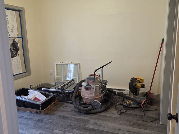 5th image of 295 Pleasant St #2N