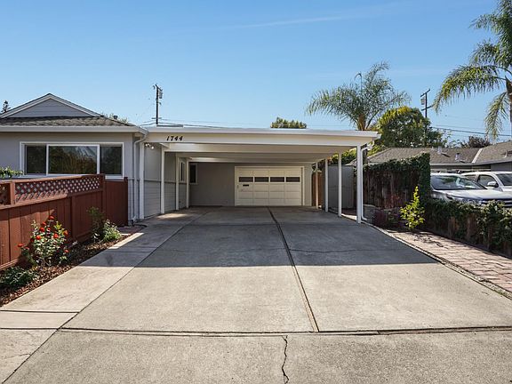 4th image of 1744 Hempstead Pl