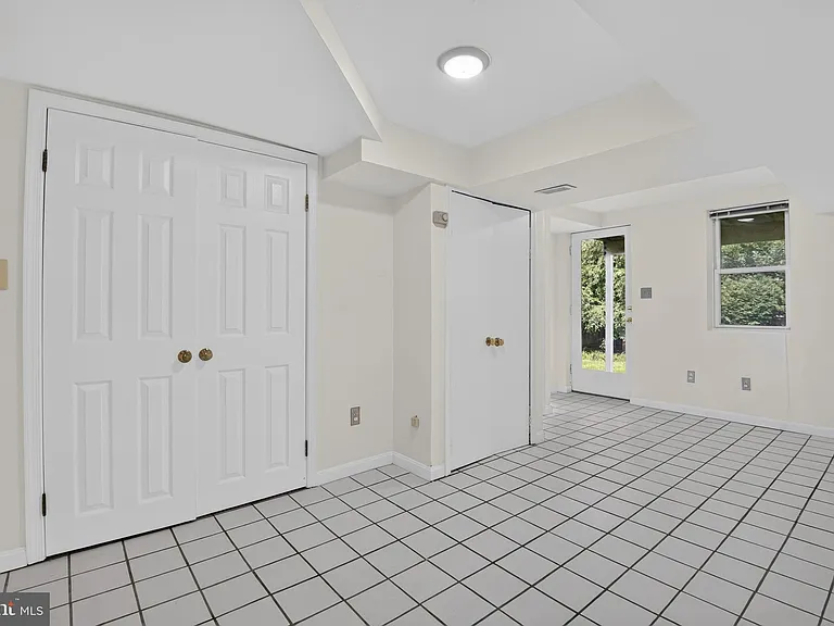 7823 Marion Ln — Photo 24