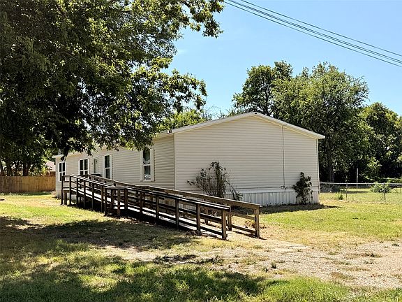 3rd image of 90 2nd St