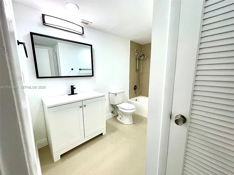 19390 Collins Ave #316 — Photo 16