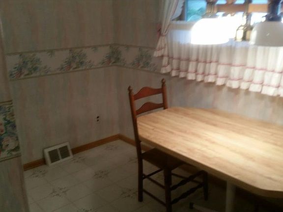 3rd image of 584 Strumbly Dr