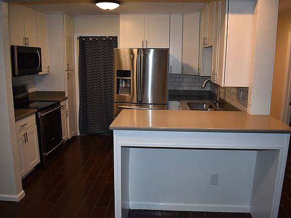 5th image of 6035 Brookwood Dr APT B