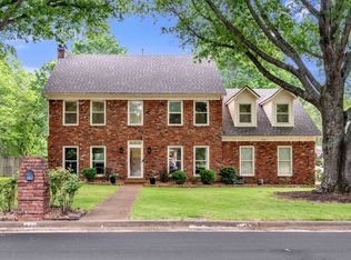 690 Rolling Oaks Ln, Collierville, TN 38017