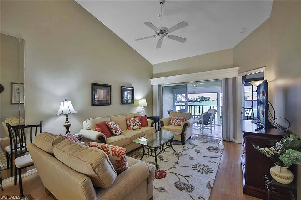 2 bed, 2.0 bath, 1339 sqft, $5,500 — Photo 2