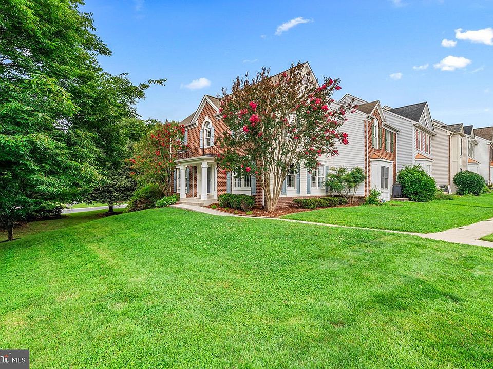 1st image of 6626 Commodore Ct