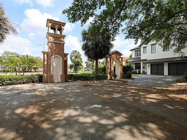 2402 W Parkland Blvd — Photo 44