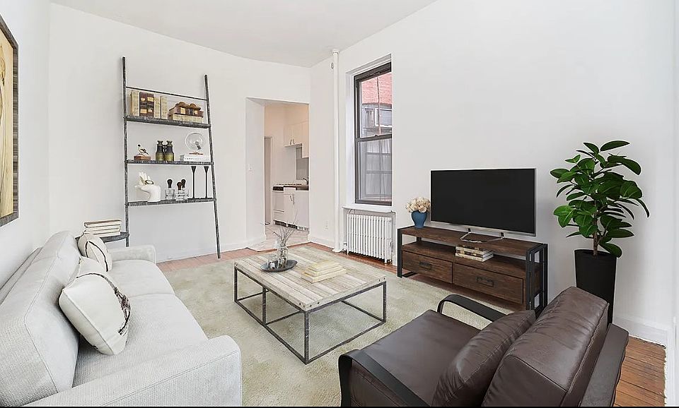 1st image of 353 W 44th St APT 2e