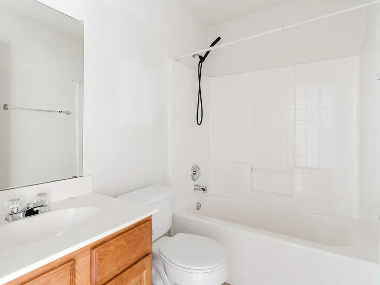 1514 Clear Creek Dr — Photo 2