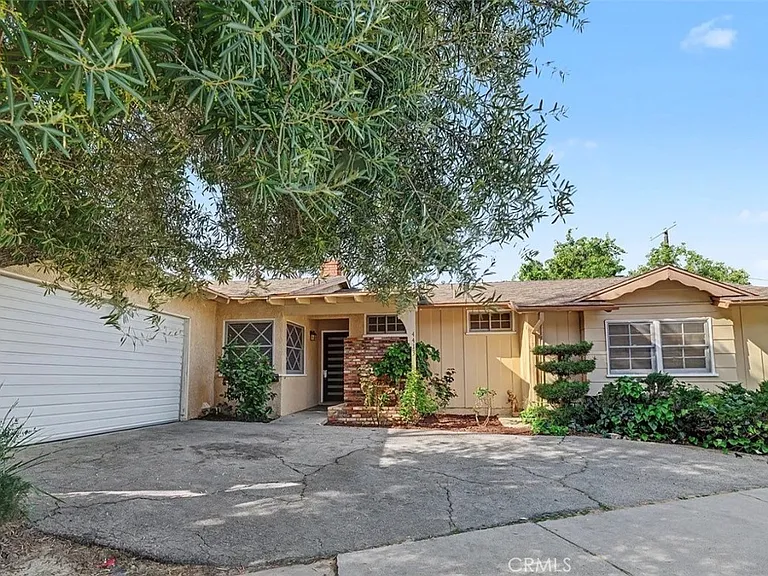 4413 Canoga Dr — Photo 2