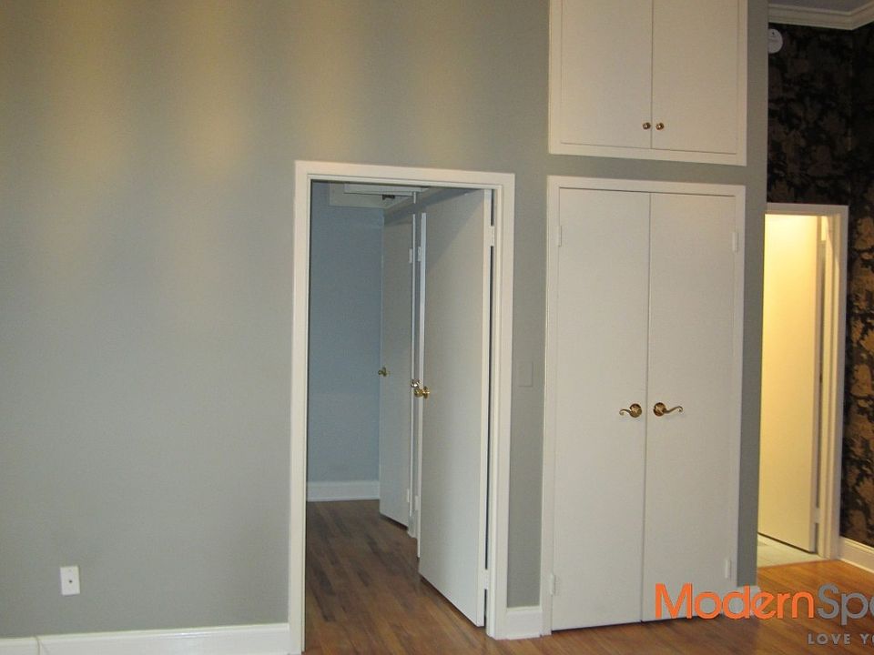 2nd image of 4819 Vernon Blvd APT 2A