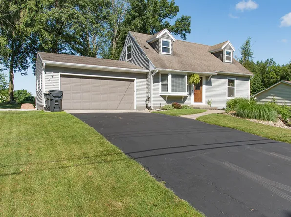 2552 Wildemere St, Kalamazoo, MI 49009