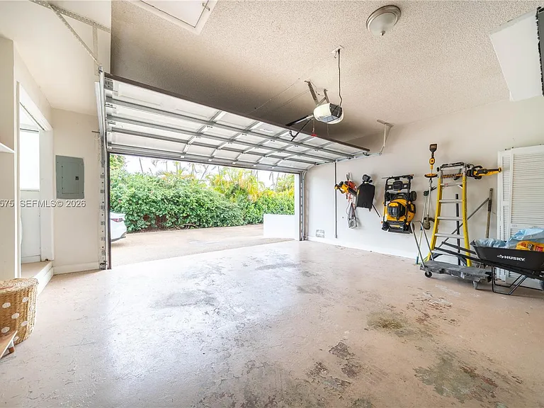 330 SW 133rd Pl — Photo 22