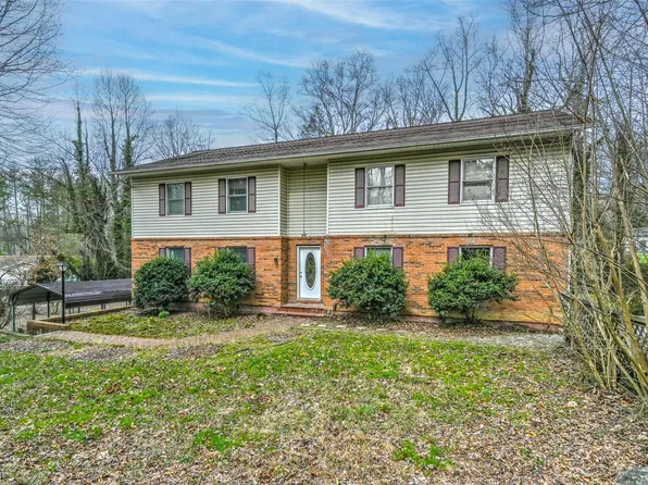 25 Rollins St, Hendersonville, NC 28792
