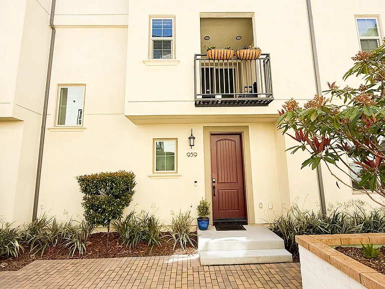959 Slate St — Photo 19