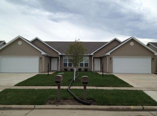2013 Macon St, Mahomet, IL 61853