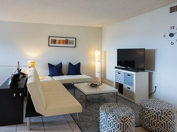 4th image of 7620 Carlyle Ave APT 404